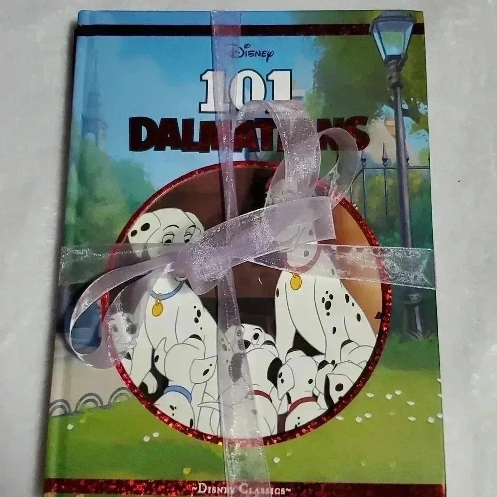 Book 101 Dalmatians +4 coloring books